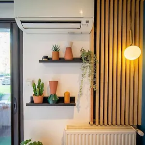 Air-conditioned With Private Parking Appartement