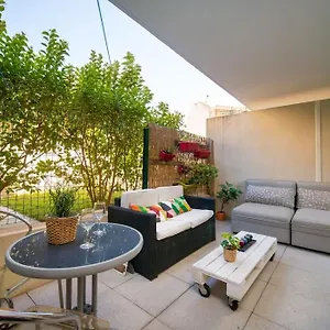Fully Equipped With Terrace Sleeps 4 Appartement